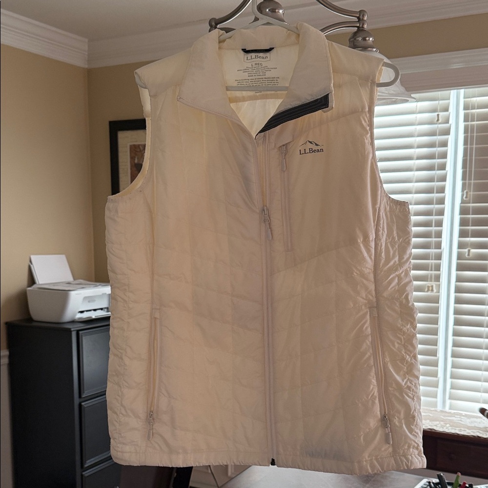 L.L. Bean Women's Ivory Quilted Vest L Reg EC